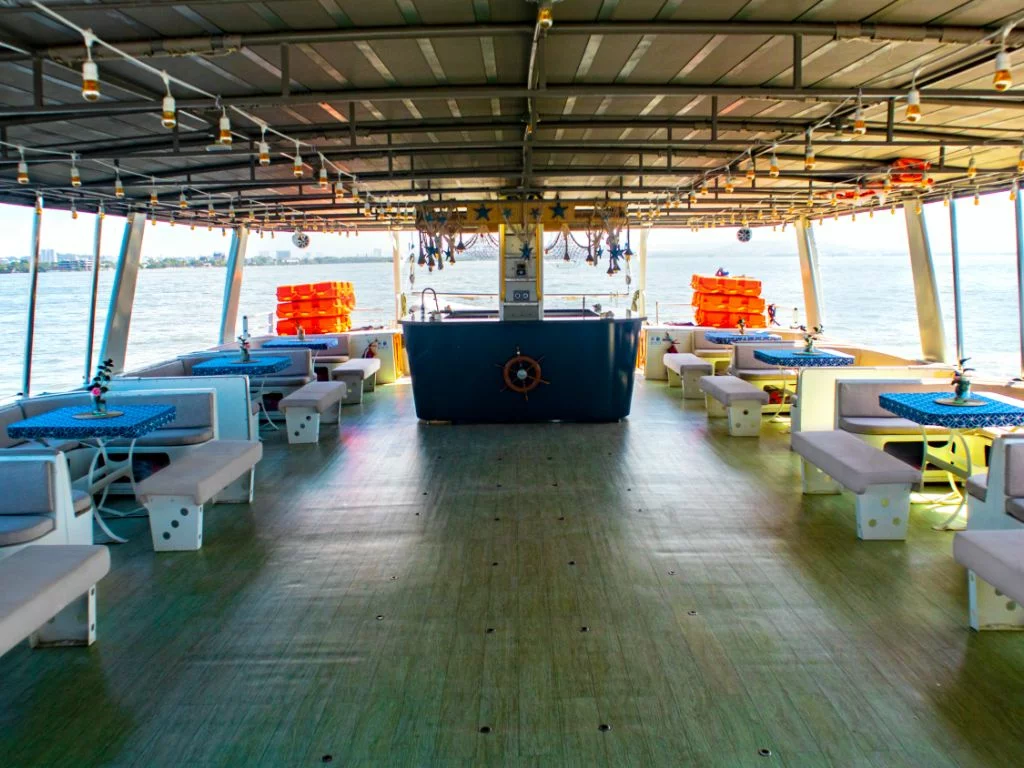 Fiesta en Catamarán San Juan - Image 4